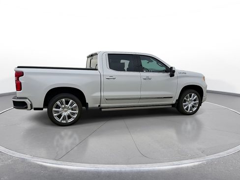 Used 2022 Chevrolet Silverado 1500 High Country w/ High Country Premium Package AWD/4WD image 9
