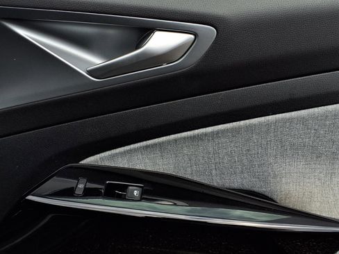 Certified 2023 Volkswagen ID.4 Pro image 25