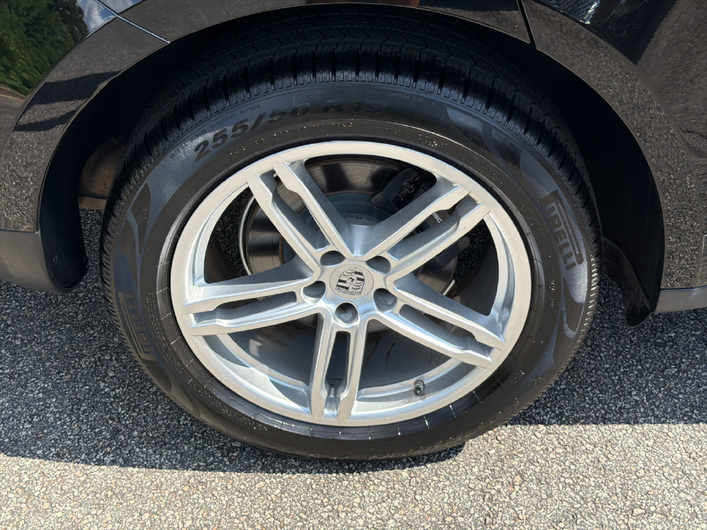 Used 2018 Porsche Macan AWD/4WD image 17