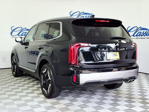 Used 2025 Kia Telluride S FWD image 2