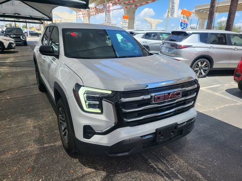 Used 2025 GMC Terrain Elevation AWD/4WD image 2