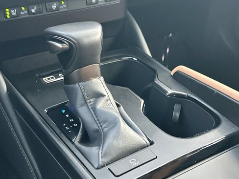 Used 2025 Lexus ES 350 w/ Premium Package FWD image 20