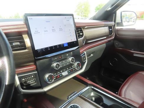 Used 2023 Ford Expedition Limited AWD/4WD image 39