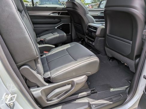 New 2026 Jeep Grand Wagoneer Limited AWD/4WD image 22
