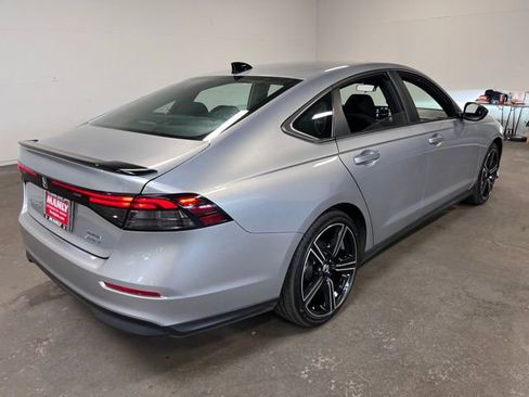 Used 2025 Honda Accord Sport image 3