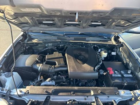 Used 2021 Toyota Tacoma TRD Sport image 28