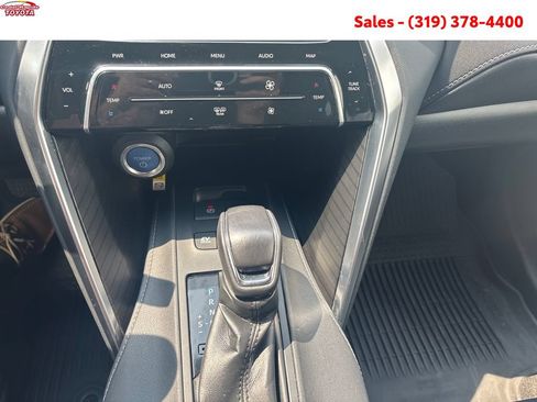 Certified 2022 Toyota Venza XLE AWD/4WD image 22