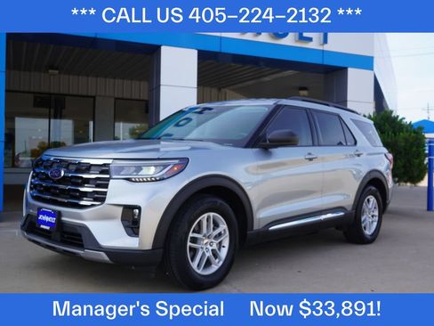 Used 2025 Ford Explorer Active w/ Active Comfort Package RWD image 1