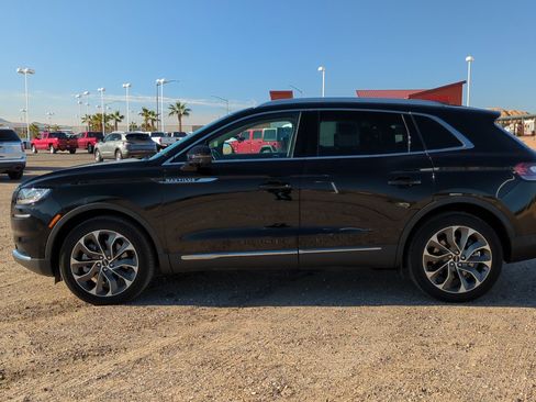 Used 2023 Lincoln Nautilus Reserve image 6