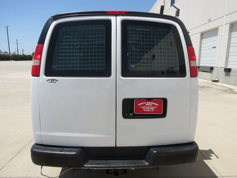 Used 2015 Chevrolet Express 2500 RWD image 8