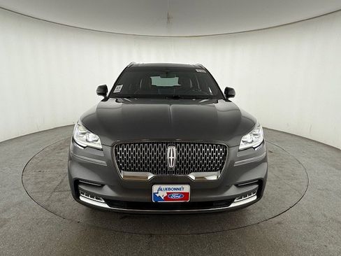 Used 2023 Lincoln Aviator Reserve w/ Equipment Group 201A image 2