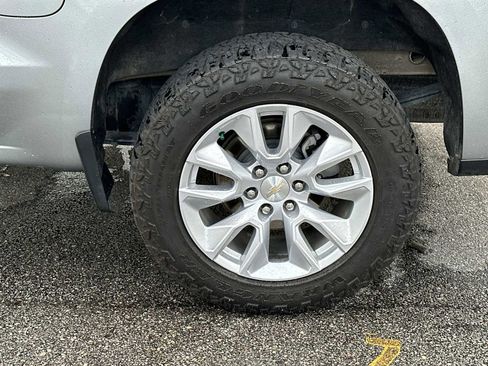 Used 2023 Chevrolet Silverado 1500 Custom AWD/4WD image 12