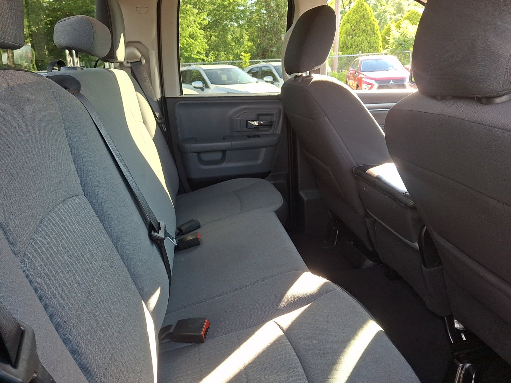 Used 2024 RAM 1500 Classic SLT AWD/4WD image 15