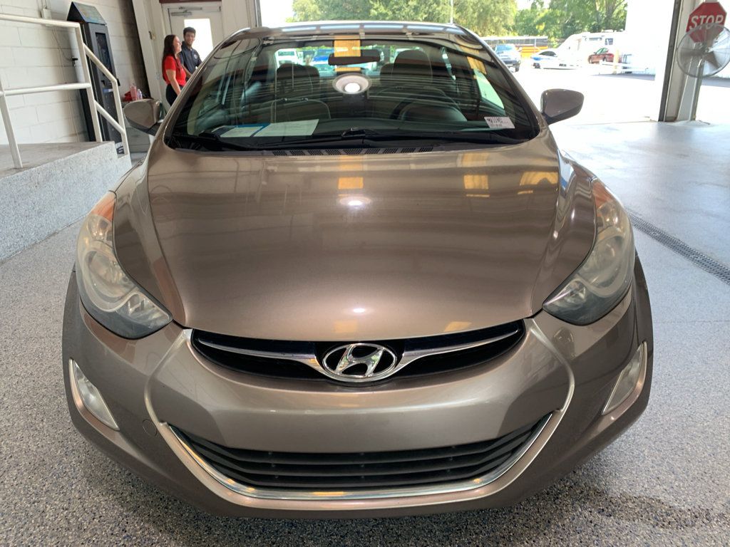 Used 2013 Hyundai Elantra GLS w/ Preferred Pkg FWD image 2