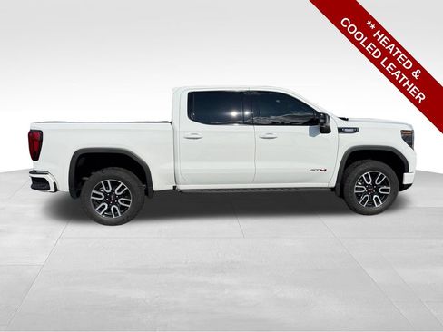 Used 2023 GMC Sierra 1500 AT4 w/ AT4 Premium Package AWD/4WD image 9