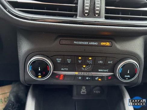 Certified 2025 Ford Escape ST-Line Select AWD/4WD image 25