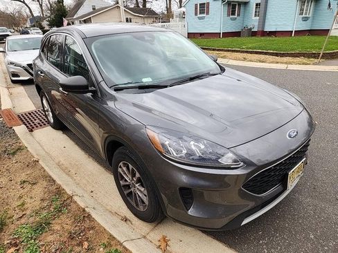 Used 2022 Ford Escape SE w/ Convenience Package image 1
