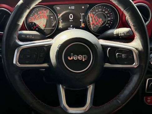 Used 2021 Jeep Gladiator Rubicon AWD/4WD image 15
