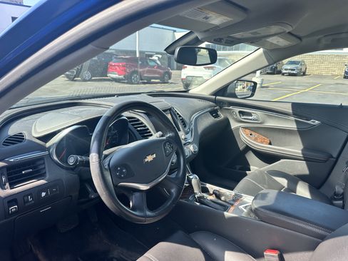 Used 2014 Chevrolet Impala LT w/ Convenience Package FWD image 9