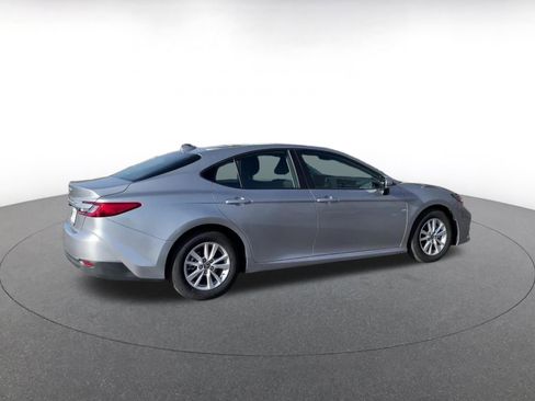 Used 2025 Toyota Camry LE image 15