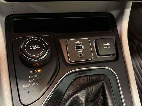 Used 2022 Jeep Cherokee Limited w/ Elite Package image 33