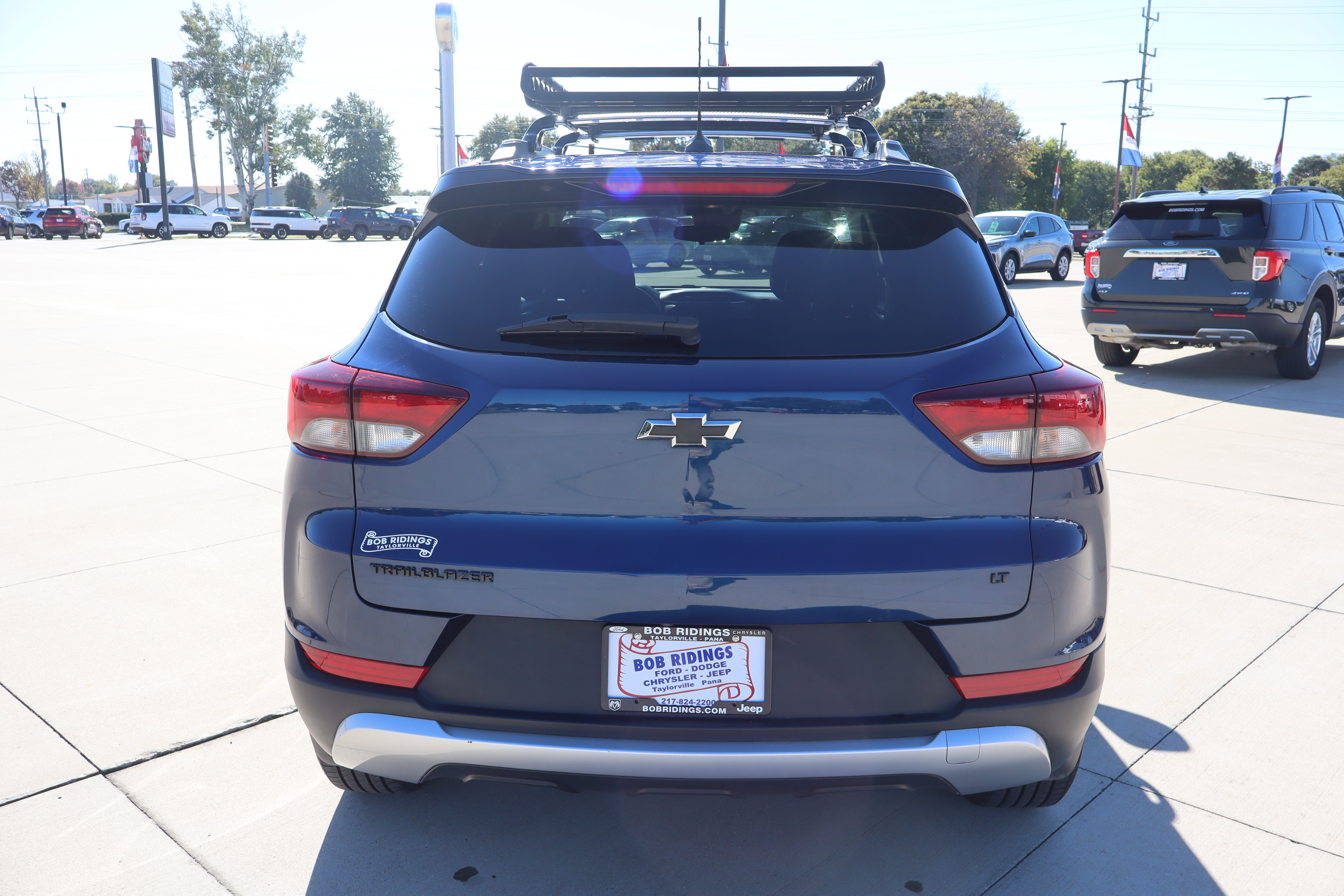 Used 2022 Chevrolet TrailBlazer LT w/ LPO, Blackout Package FWD image 6