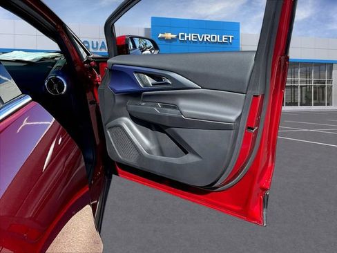 Certified 2024 Chevrolet Equinox EV LT FWD image 29