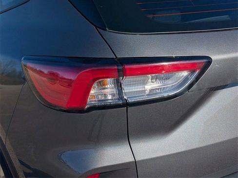 Used 2022 Ford Escape S image 19