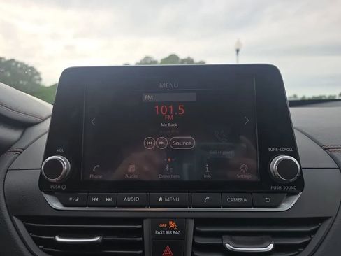 Used 2019 Nissan Altima 2.5 SR FWD image 24