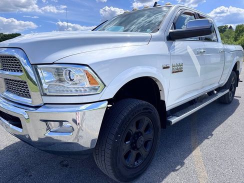 Used 2016 RAM 2500 Laramie w/ Convenience Group AWD/4WD image 3