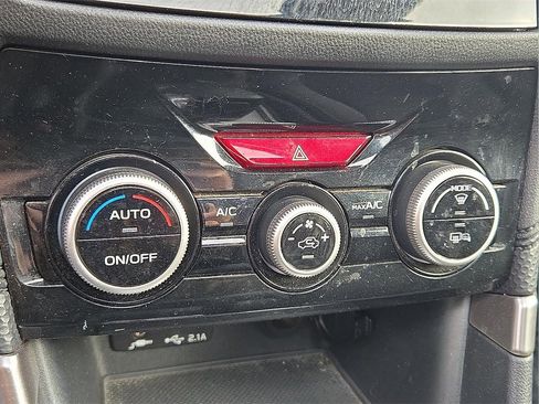 Used 2019 Subaru Forester Premium image 17