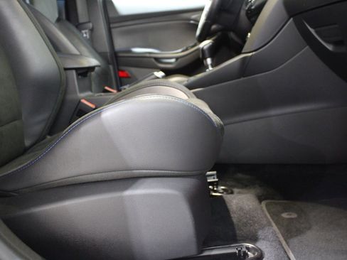 Used 2017 Ford Focus RS image 20