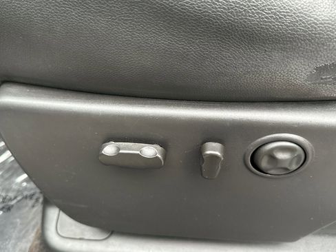 Used 2014 GMC Sierra 3500 SLT w/ SLT Convenience Package image 13