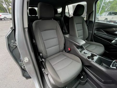 Used 2024 GMC Terrain SLE w/ Driver Convenience Package FWD image 27