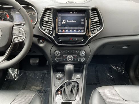 Used 2022 Jeep Cherokee Limited image 11