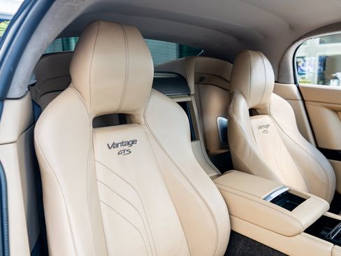 Used 2016 Aston Martin V8 Vantage S RWD image 35