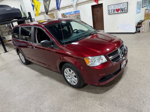 Used 2019 Dodge Grand Caravan SE image 13