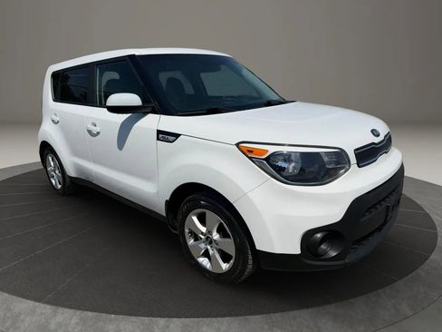 Used 2018 Kia Soul FWD image 3