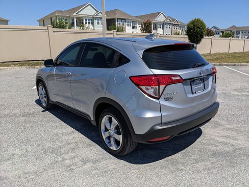 Used 2022 Honda HR-V LX image 5