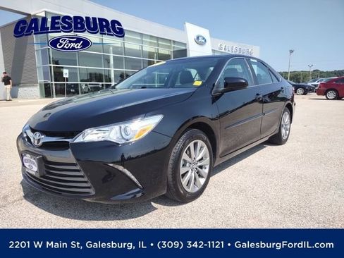 Used 2017 Toyota Camry XLE w/ Moonroof Package FWD image 1