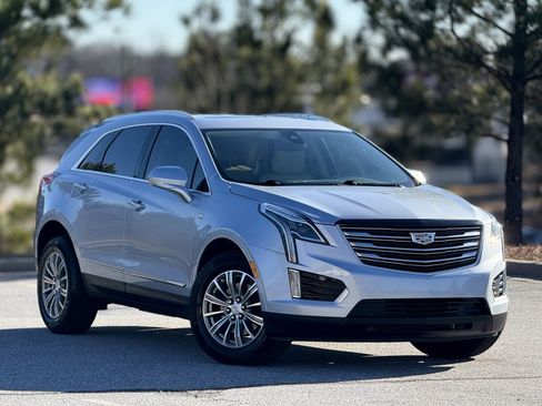 Used 2017 Cadillac XT5 Luxury w/ Driver Awareness Package image 12
