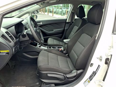 Used 2017 Kia Forte LX FWD image 18