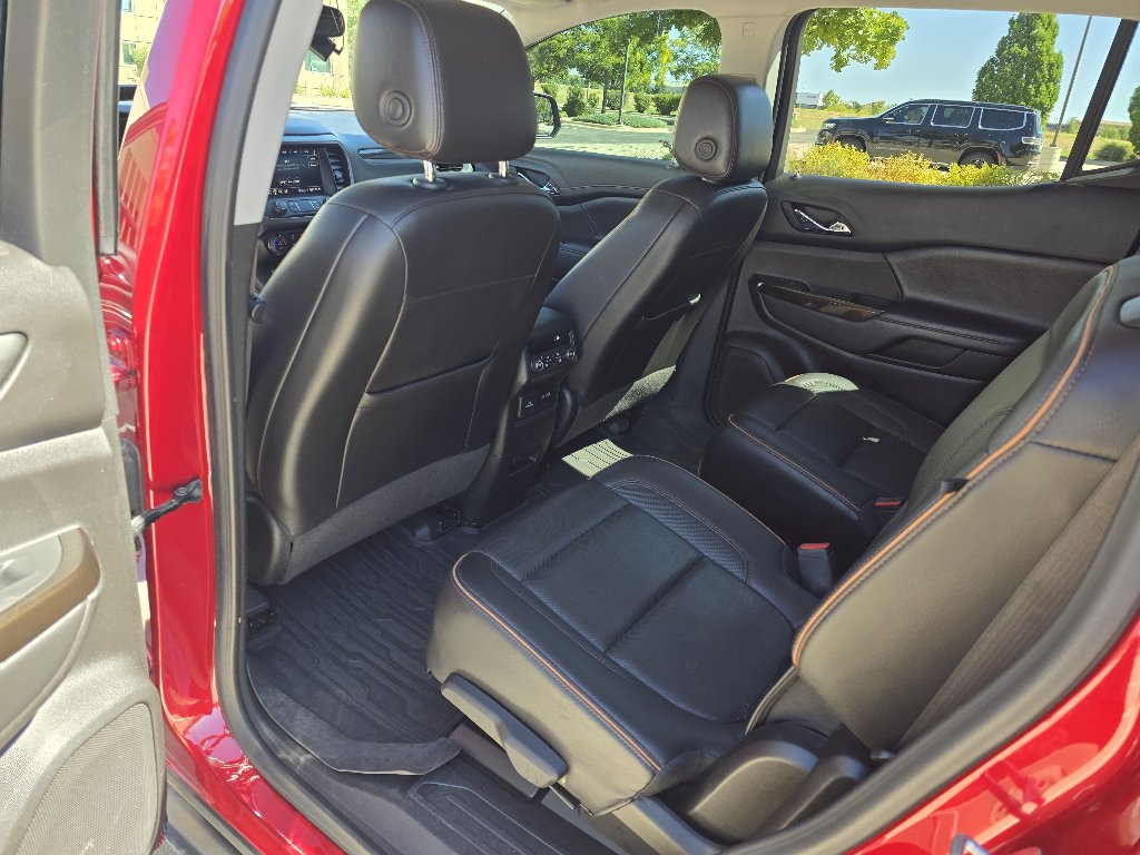 Used 2023 GMC Acadia AT4 w/ Technology Package AWD/4WD image 15