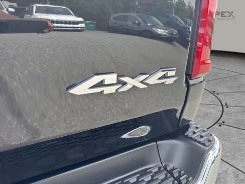 Used 2025 RAM 1500 Limited AWD/4WD image 35