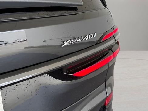 Used 2026 BMW X7 xDrive40i w/ M Sport Package image 10