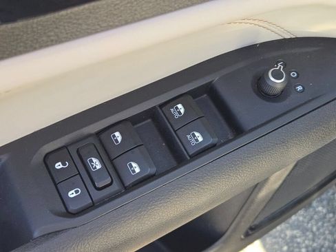 Certified 2025 Jeep Compass Limited AWD/4WD image 24