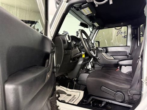 Used 2014 Jeep Wrangler Unlimited Sport image 12