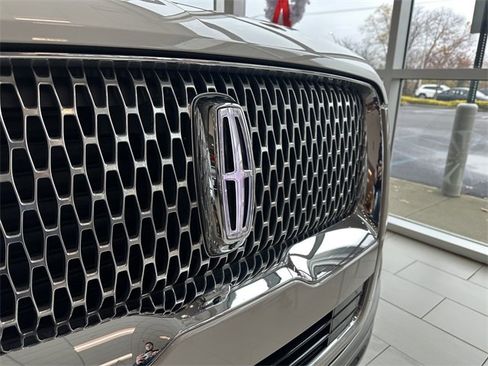 Certified 2022 Lincoln Navigator Reserve image 9