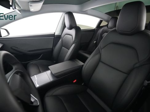 Used 2025 Tesla Model 3 RWD image 4