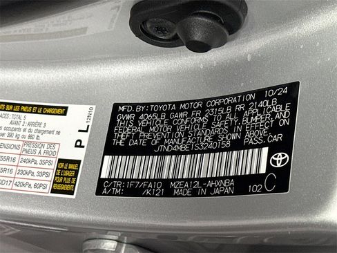 Certified 2025 Toyota Corolla SE image 32